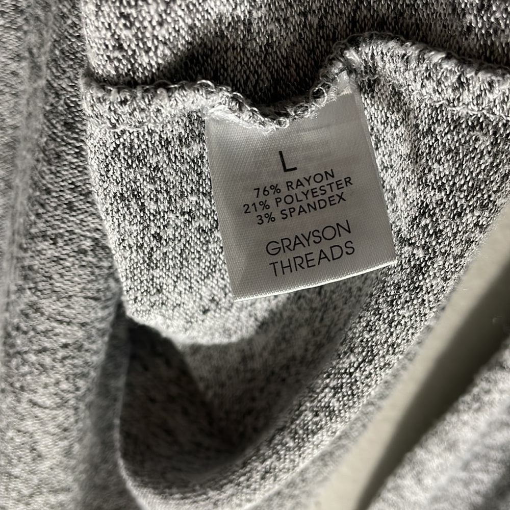 GRAY MINERAL WASH “BE KIND” LOGO LONG SLEEVE TOP - Picture 5 of 5